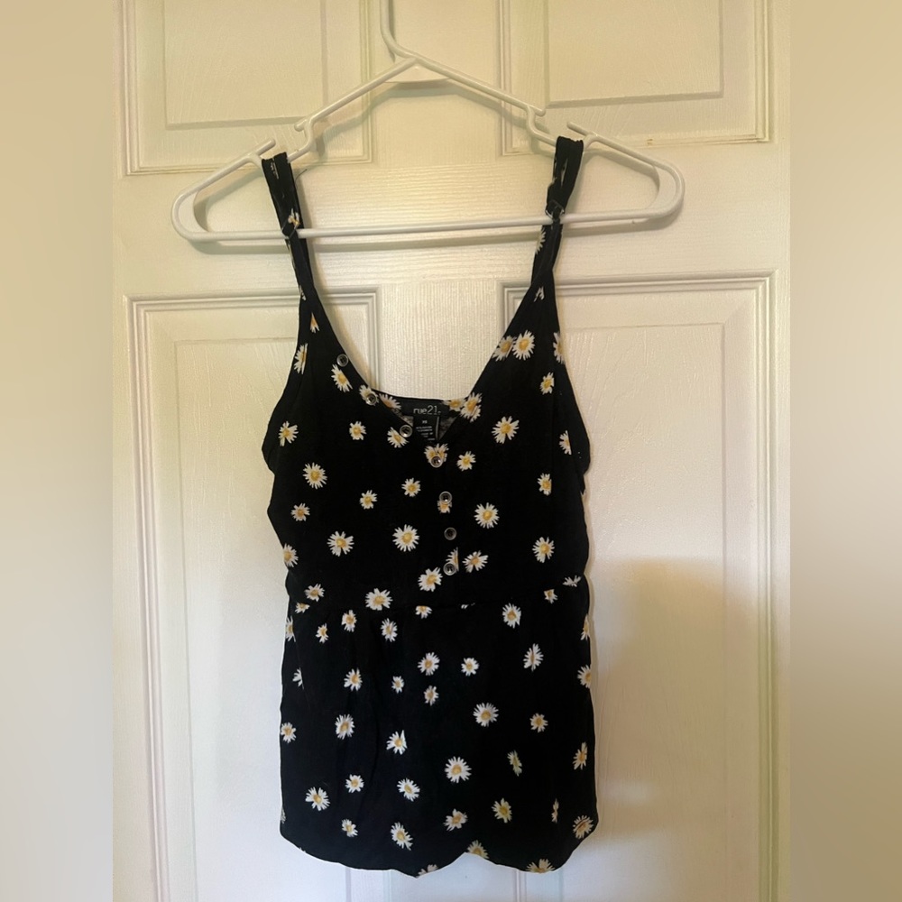 Women’s rue 21 top